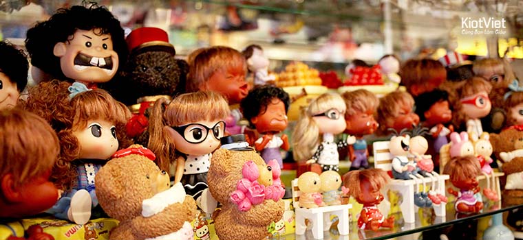 3 kỹ năng nhân viên cửa hàng BÁN LẺ ĐỒ LƯU NIỆM cần có