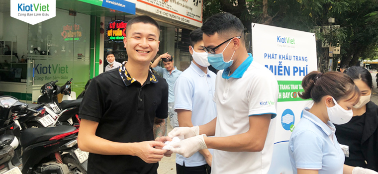 KiotViet hành động vì cộng đồng trong thời điểm '14 ngày vàng'