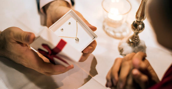 Kinh nghiệm bán trang sức online: Ý tưởng kinh doanh 'một vốn bốn lời'